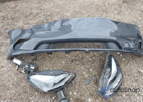 2024 Tesla Model Y Long Range Dual Motor All-Wheel Drive/Rwd z USA, uszkodzony, nr VIN 7SAYGDED5RF040254